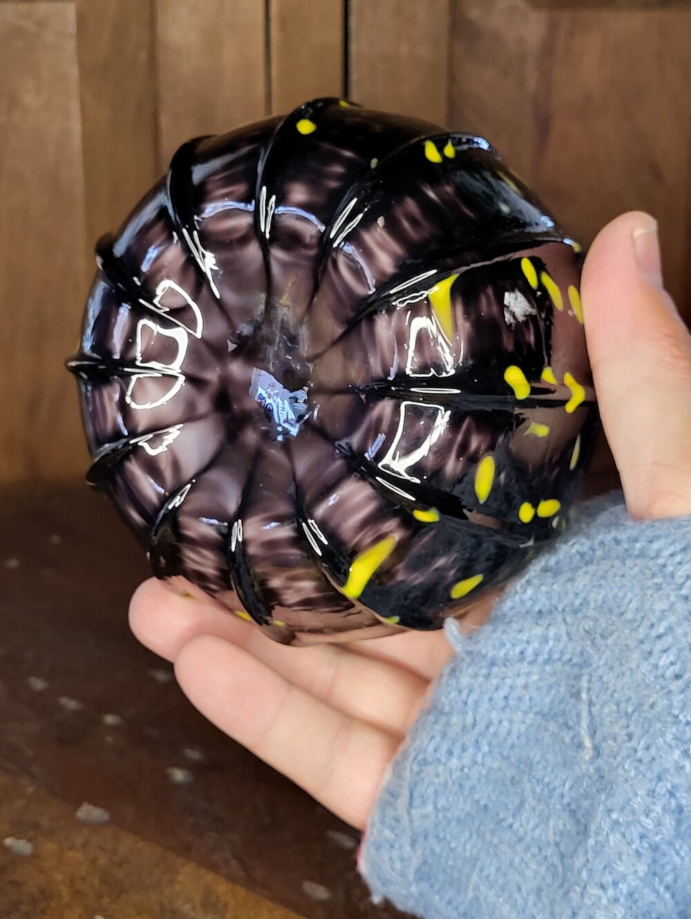 Glowy Glass Pumpkin - Picture 10 of 14